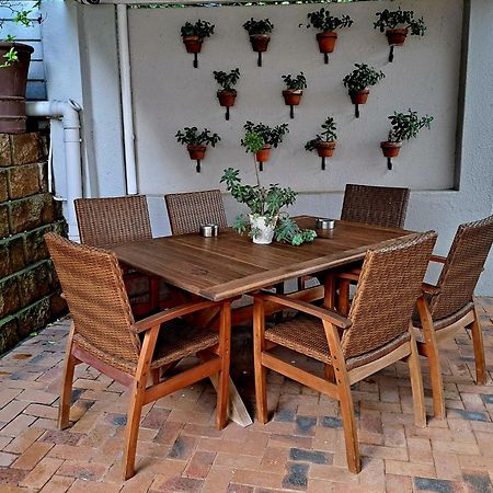 Four Palms Accommodation Durbanville Extérieur photo